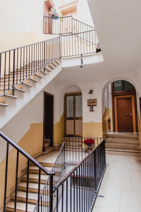 Palazzo Le Travi Hotel Bari Eksteriør billede
