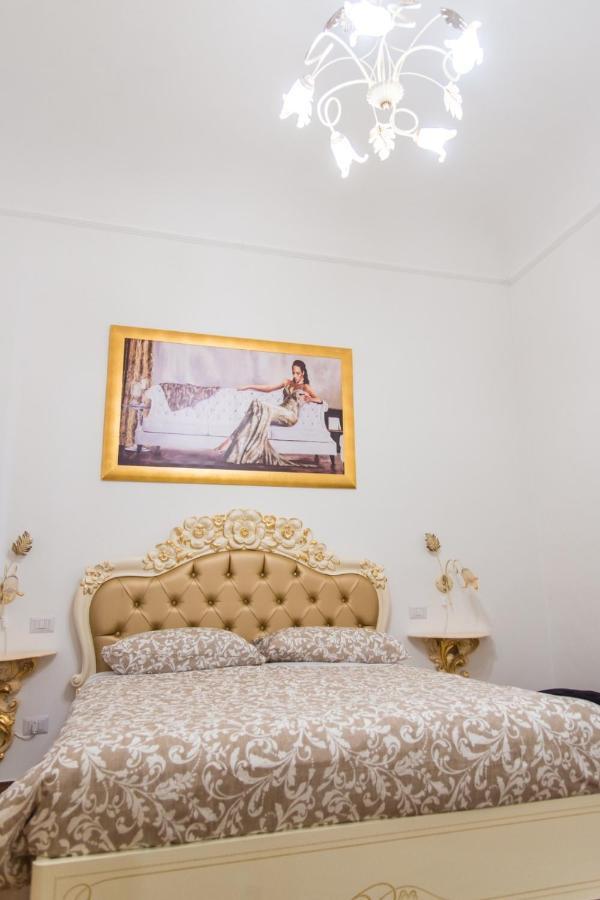 Palazzo Le Travi Hotel Bari Eksteriør billede