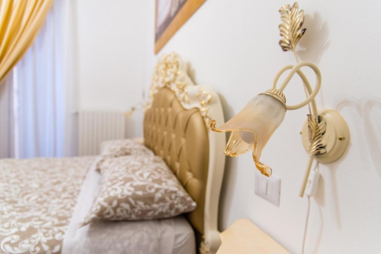 Palazzo Le Travi Hotel Bari Eksteriør billede